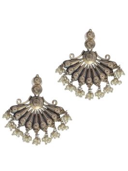 SILVER TONE EARRINGS WITH PEARLS